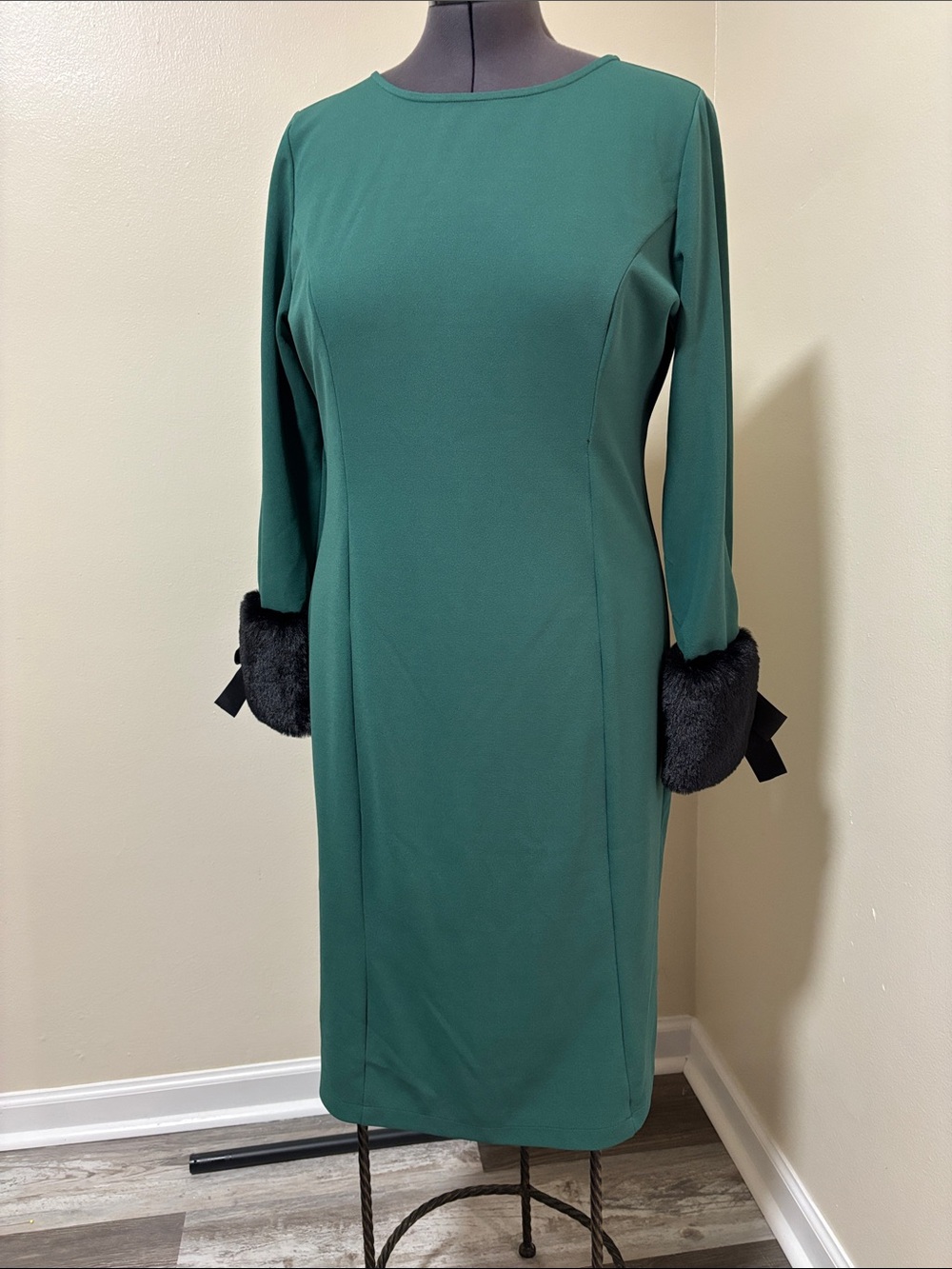 Monroe and Main Green Long Sleeve Sheath Dress with Faux Fur Cuff